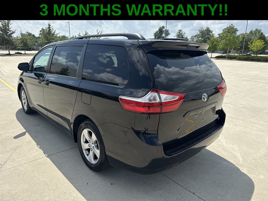 2017 Toyota Sienna LE - Photo 27