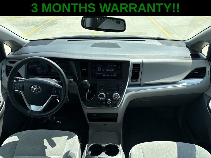 2017 Toyota Sienna LE - Photo 36