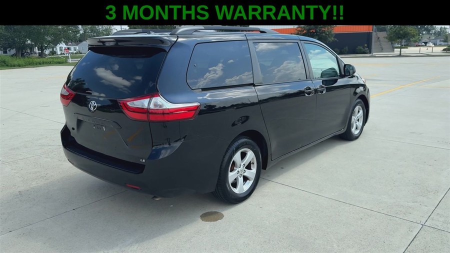 2017 Toyota Sienna LE - Photo 7