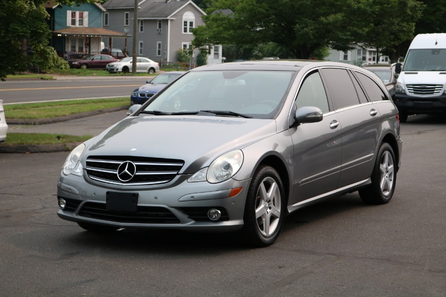 Used 2010 Mercedes-Benz R-Class in Bristol, Connecticut | Dealmax Motors LLC. Bristol, Connecticut