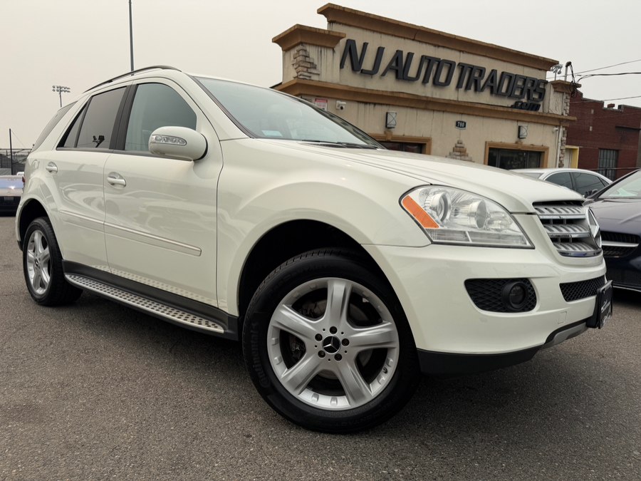 Arctic White 2008 Mercedes-Benz M-Class SUV / Crossover All-Wheel Drive Automatic