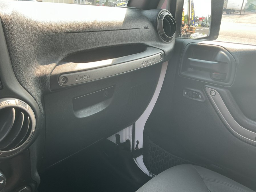 2017 Jeep Wrangler Unlimited Sport S - Photo 21