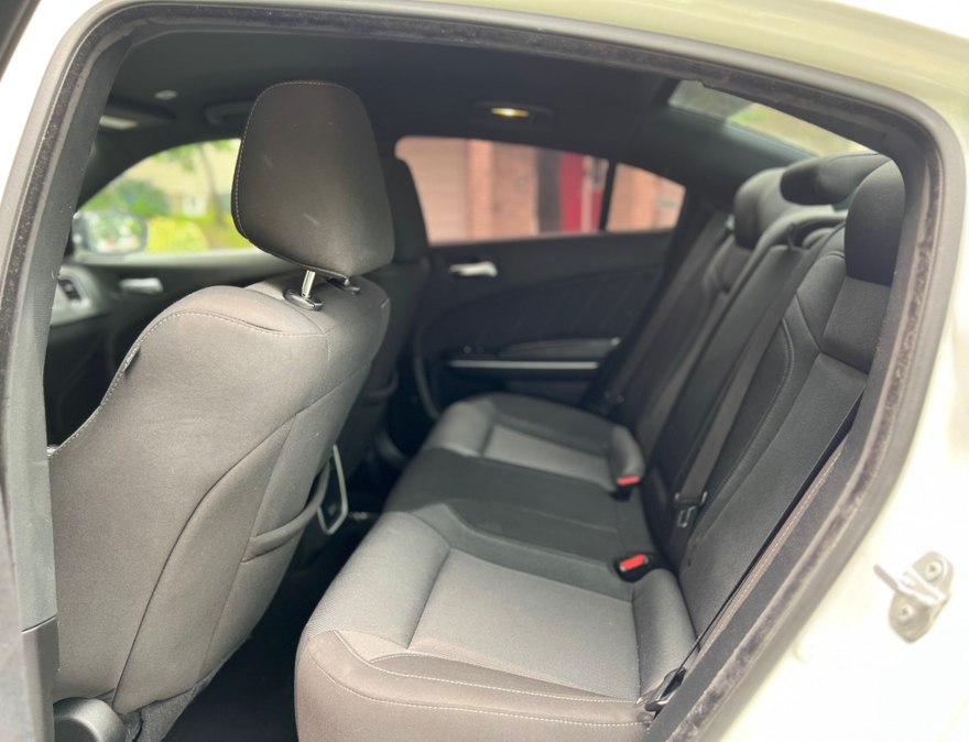 2022 Dodge Charger SXT - Photo 9