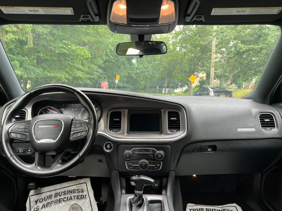 2022 Dodge Charger SXT - Photo 18