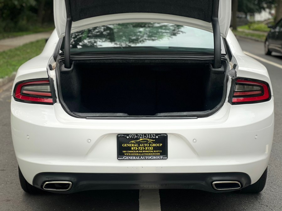 2022 Dodge Charger SXT - Photo 6