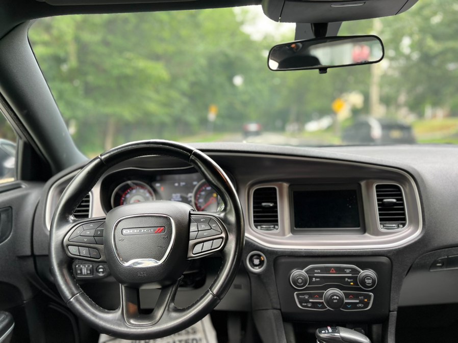 2022 Dodge Charger SXT - Photo 17