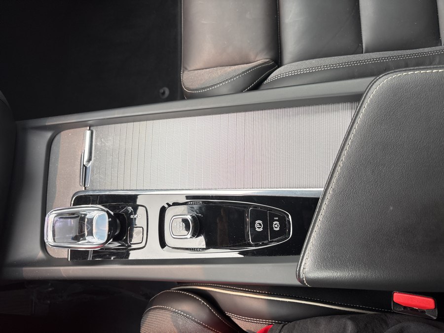2024 Volvo S60 Plus - Photo 18