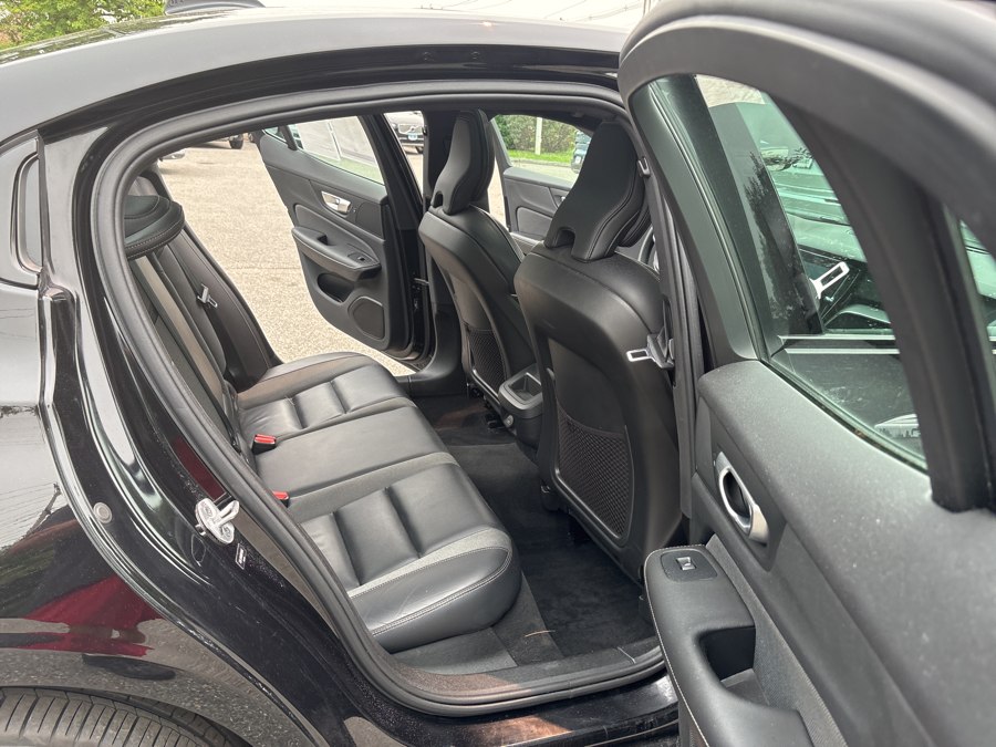 2024 Volvo S60 Plus - Photo 9