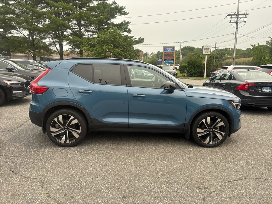 2023 Volvo XC40 Plus - Photo 3