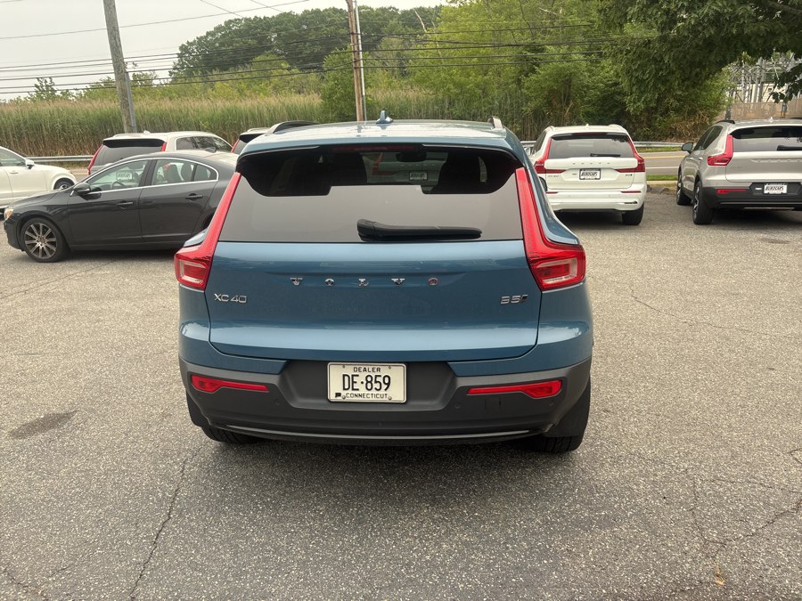 2023 Volvo XC40 Plus - Photo 4