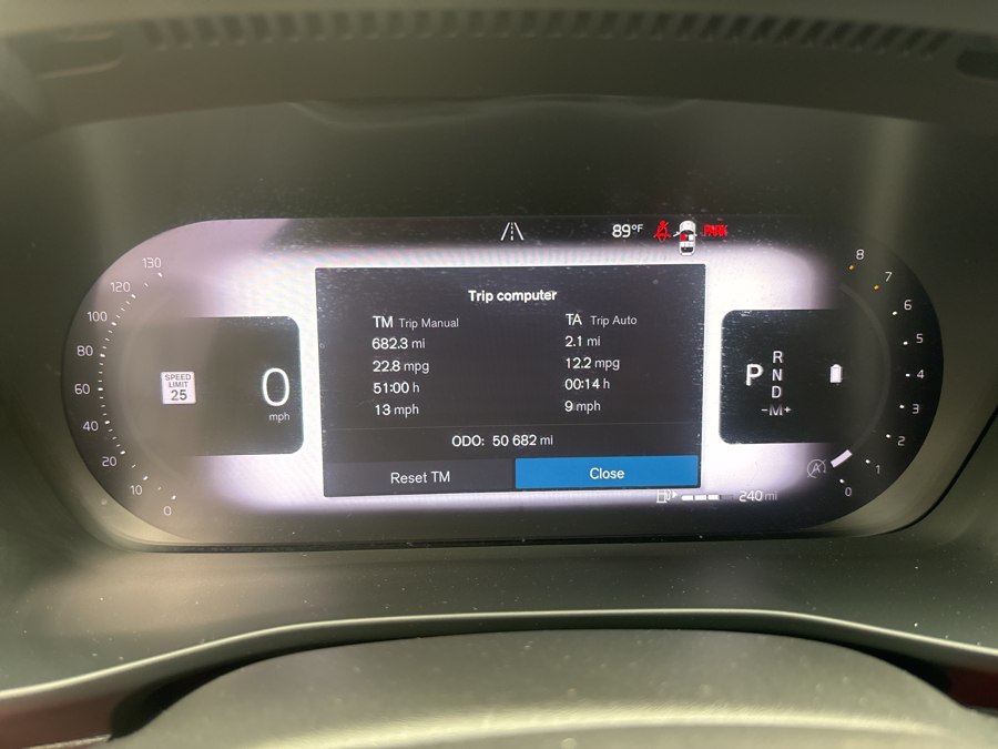 2023 Volvo XC40 Plus - Photo 18