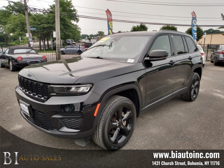 Used 2023 Jeep Grand Cherokee in Bohemia, New York | B I Auto Sales. Bohemia, New York