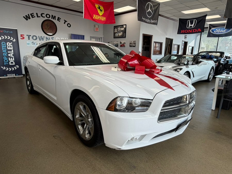 Bright White Clearcoat 2014 Dodge Charger Sedan Rear-Wheel Drive Automatic