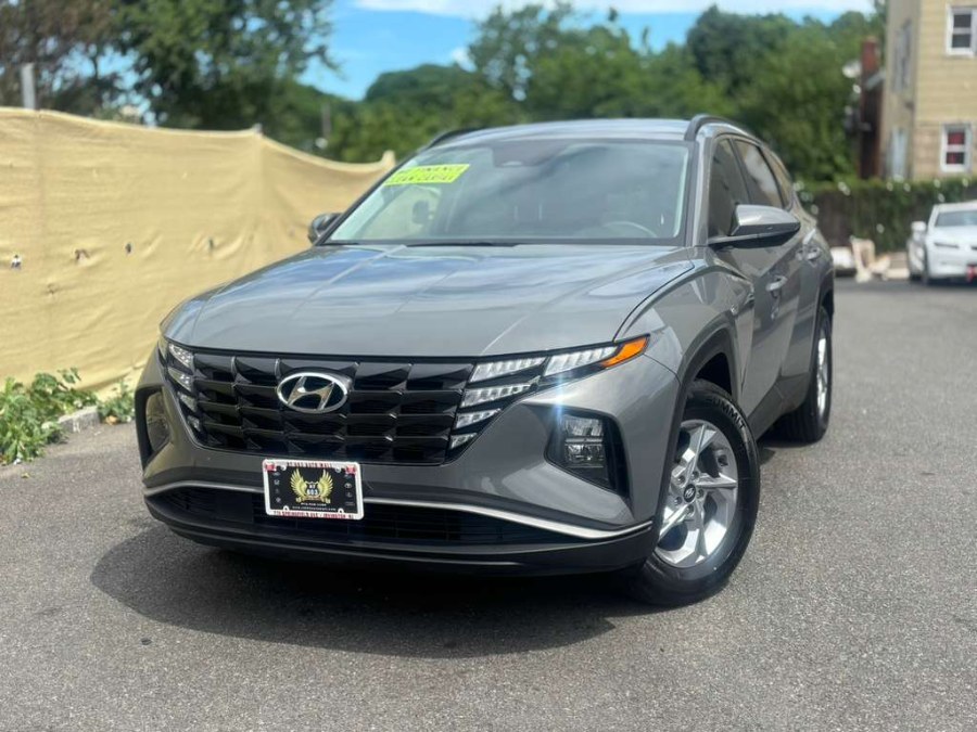 Gray 2024 Hyundai Tucson SUV / Crossover Front-Wheel Drive Automatic