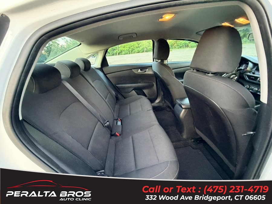 2021 Kia Forte LXS - Photo 15