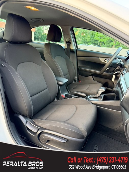 2021 Kia Forte LXS - Photo 12