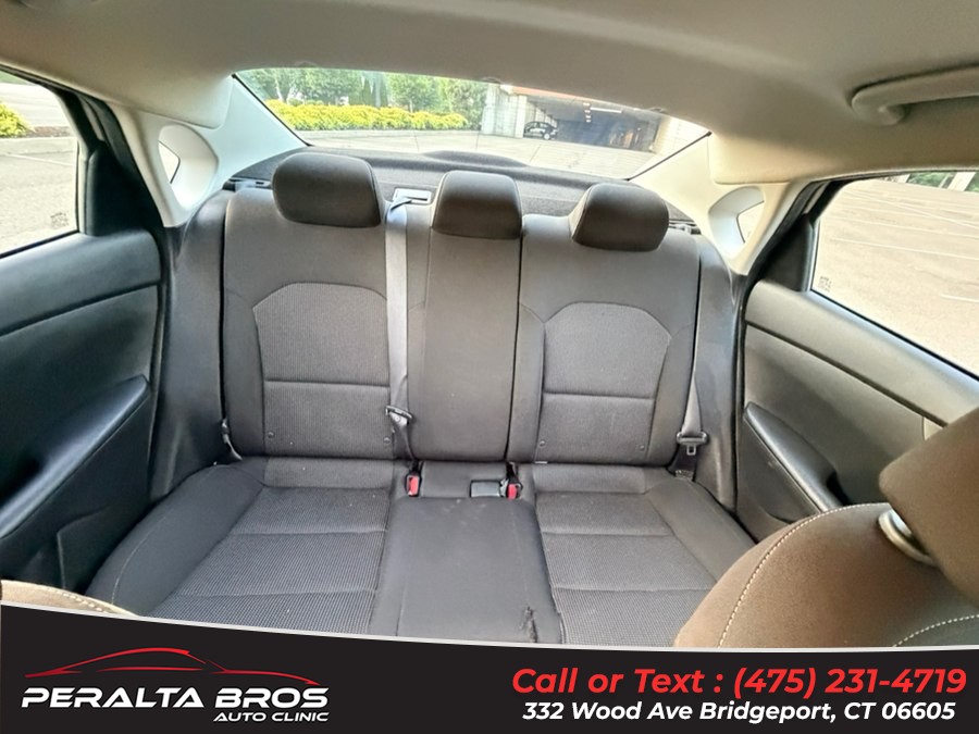2021 Kia Forte LXS - Photo 14