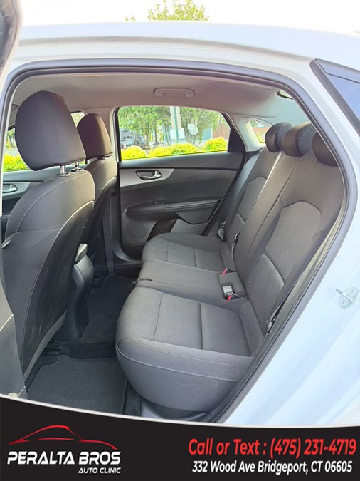 2021 Kia Forte LXS - Photo 13