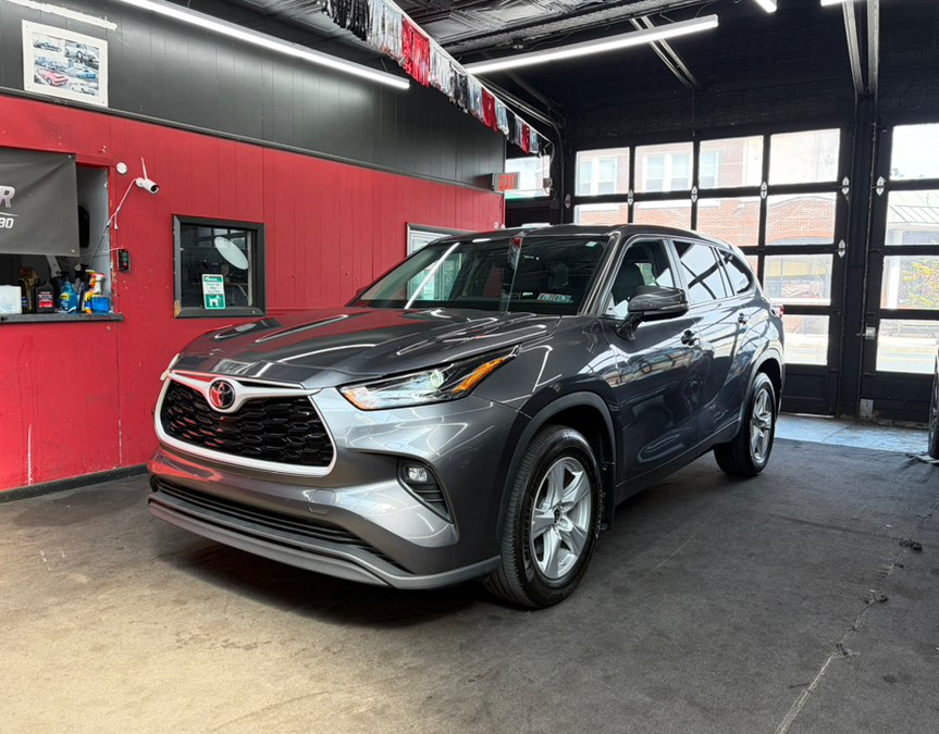 Used 2024 Toyota Highlander in Garfield, New Jersey | Benz and Beemer. Garfield, New Jersey