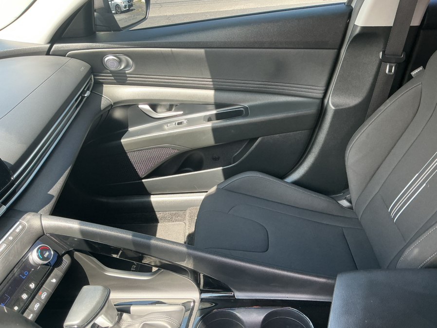2023 Hyundai Elantra SEL - Photo 13