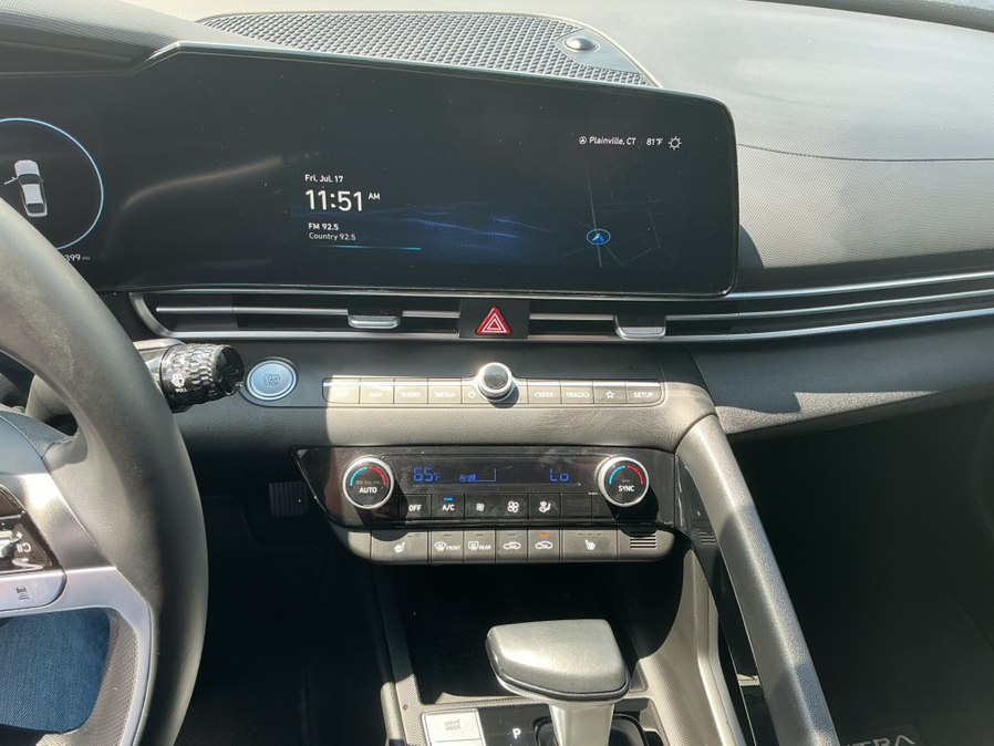 2023 Hyundai Elantra SEL - Photo 9