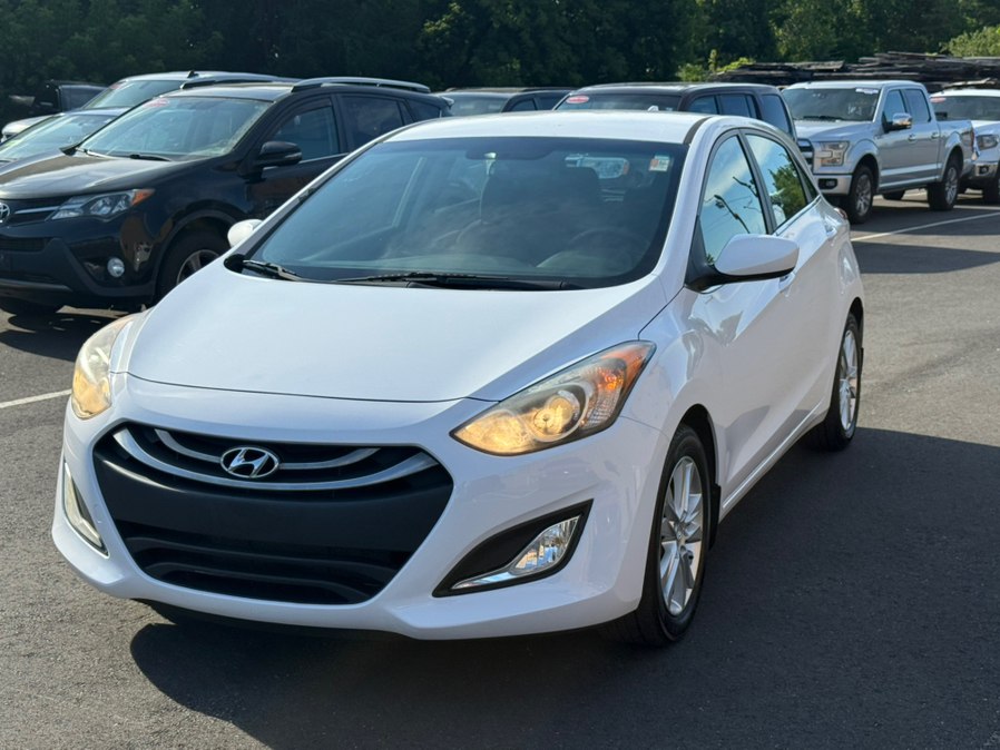 White 2013 Hyundai Elantra GT Hatchback  Manual
