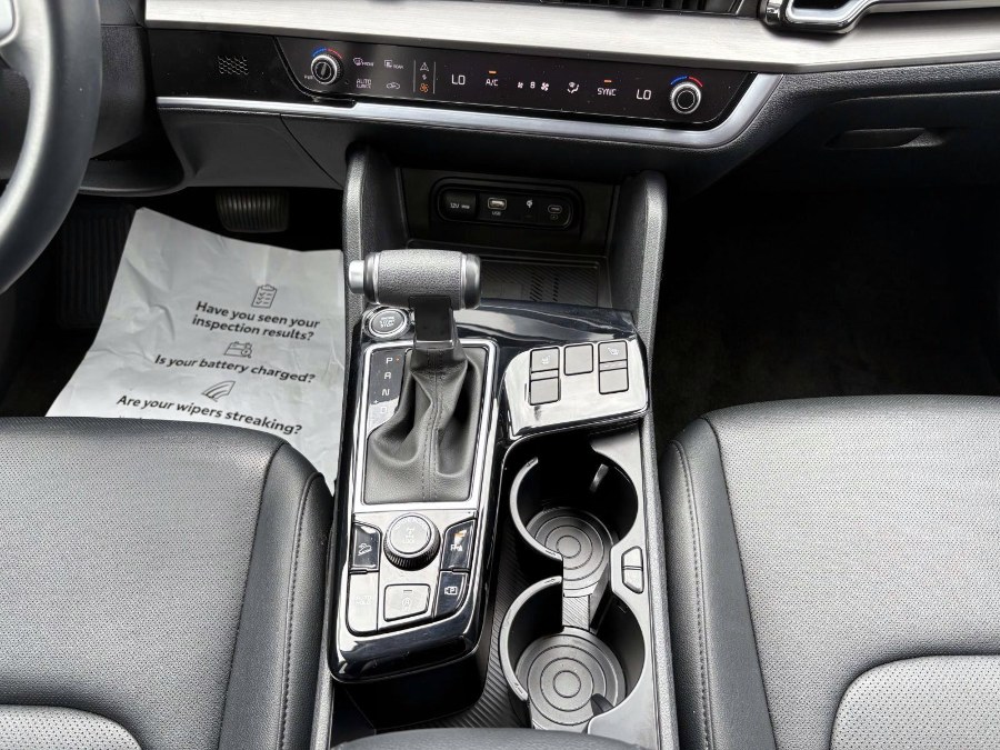 2025 Kia Sportage EX - Photo 2