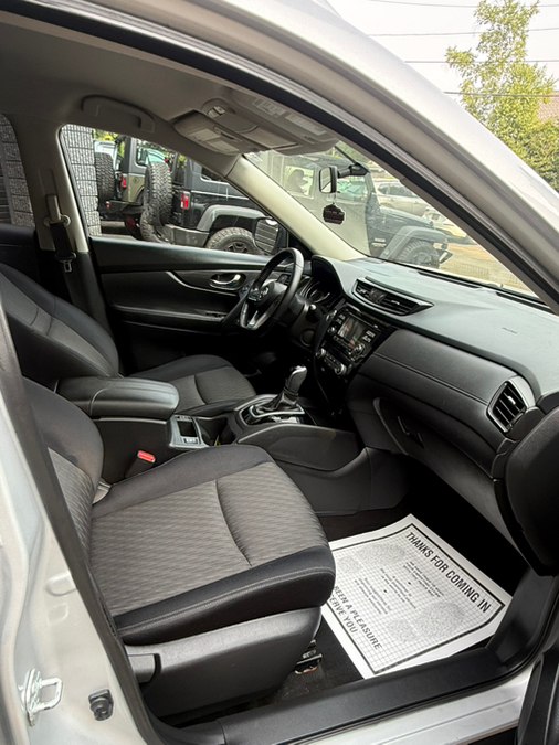 2017 Nissan Rogue SV - Photo 20