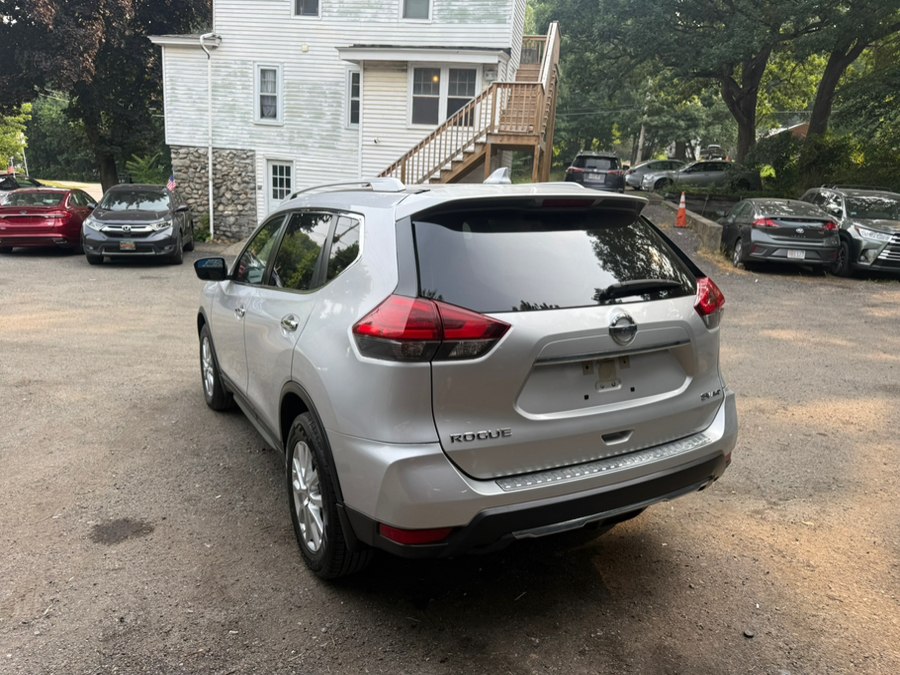 2017 Nissan Rogue SV - Photo 9