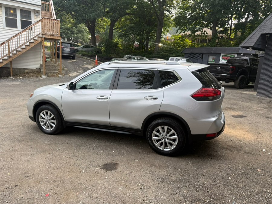 2017 Nissan Rogue SV - Photo 16