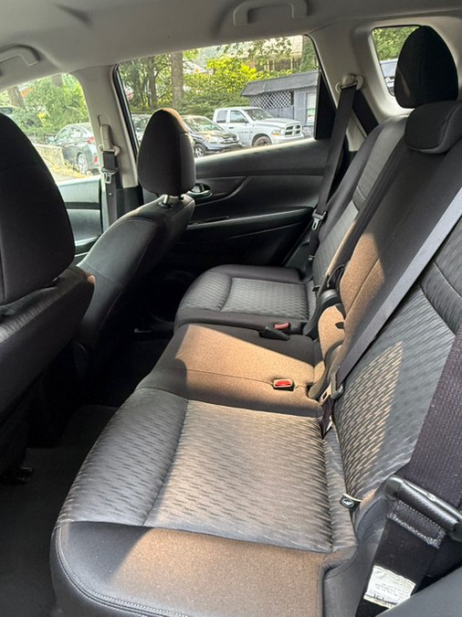 2017 Nissan Rogue SV - Photo 23