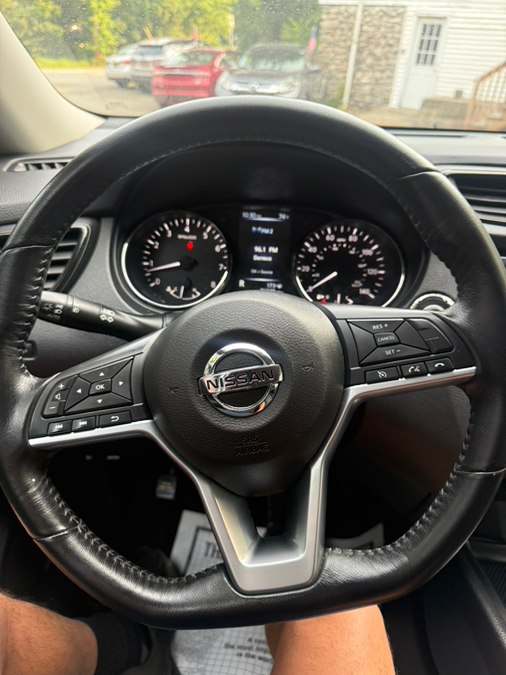 2017 Nissan Rogue SV - Photo 6