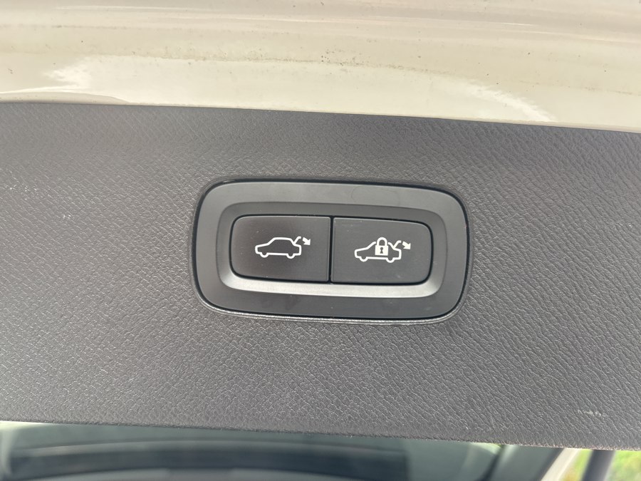 2020 Volvo XC90 Momentum - Photo 12