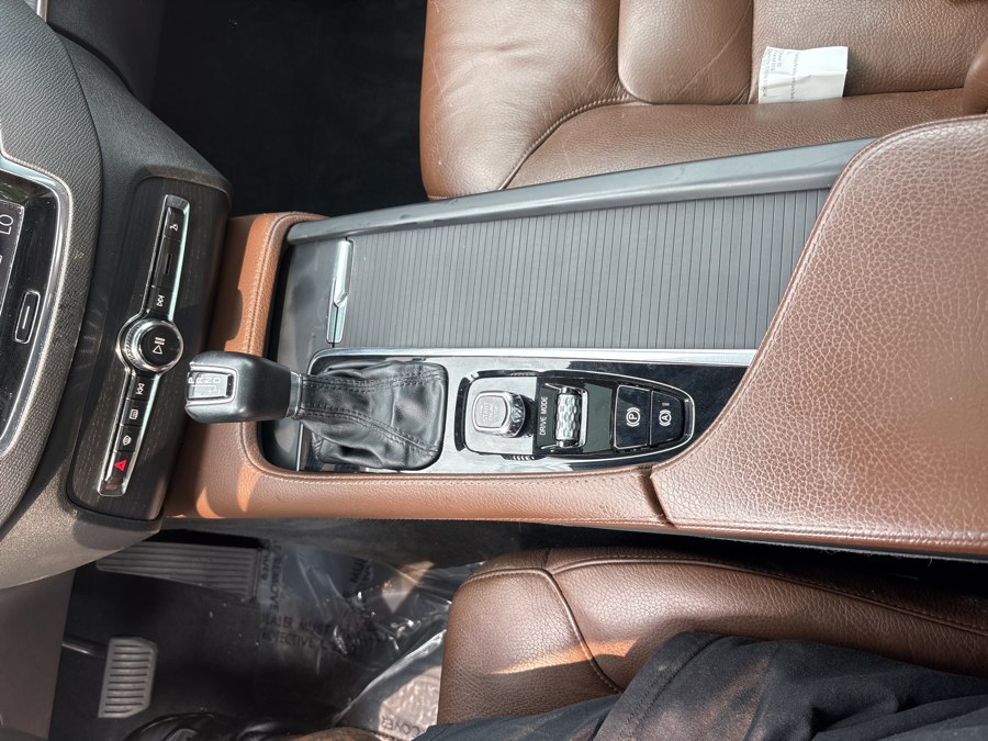 2020 Volvo XC90 Momentum - Photo 23