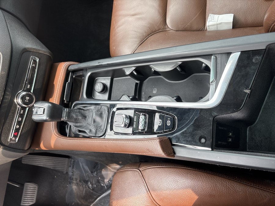 2020 Volvo XC90 Momentum - Photo 24