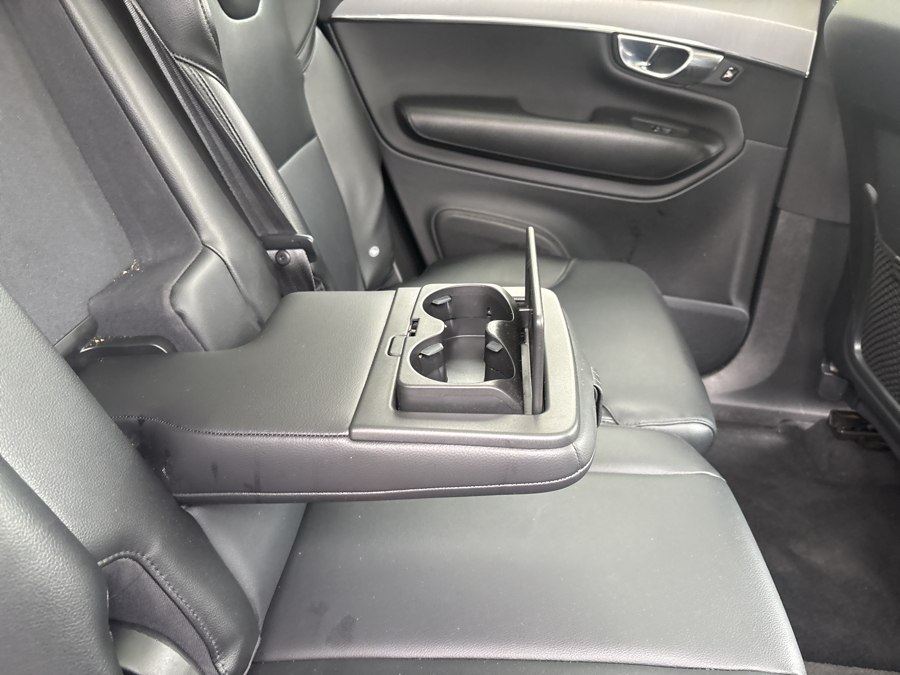 2021 Volvo XC90 Momentum - Photo 9