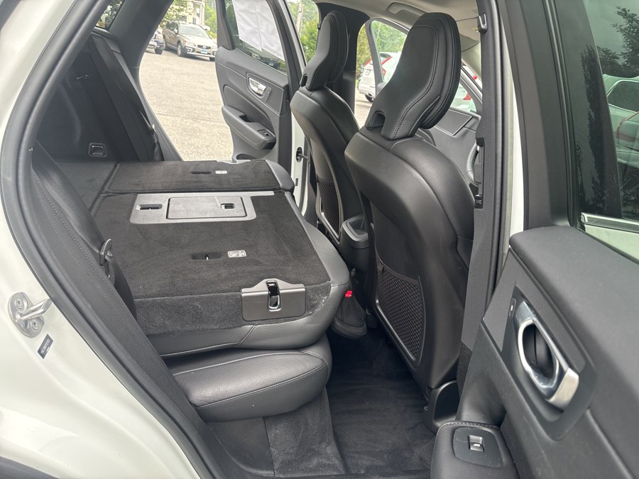 2023 Volvo XC60 Plus - Photo 12