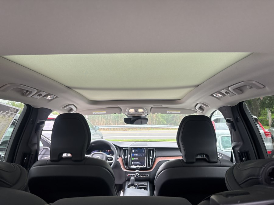 2023 Volvo XC60 Plus - Photo 25