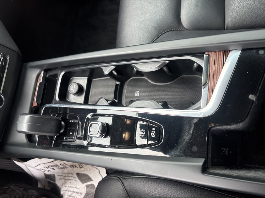 2023 Volvo XC60 Plus - Photo 23