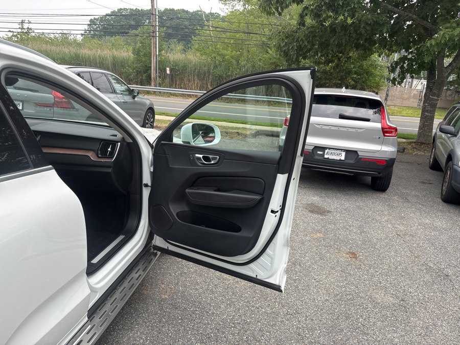 2023 Volvo XC60 Plus - Photo 17