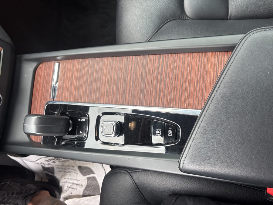 2023 Volvo XC60 Plus - Photo 22