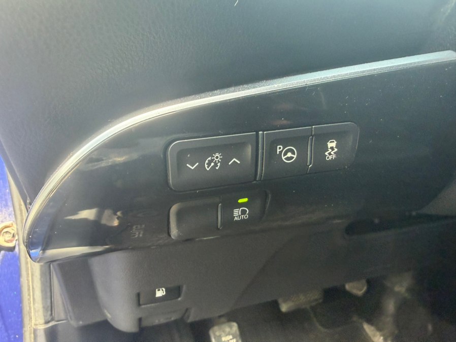 2018 Toyota Prius Four - Photo 13