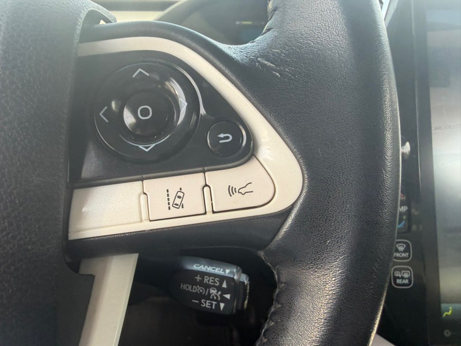 2018 Toyota Prius Four - Photo 15
