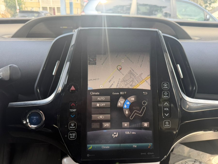 2018 Toyota Prius Four - Photo 12