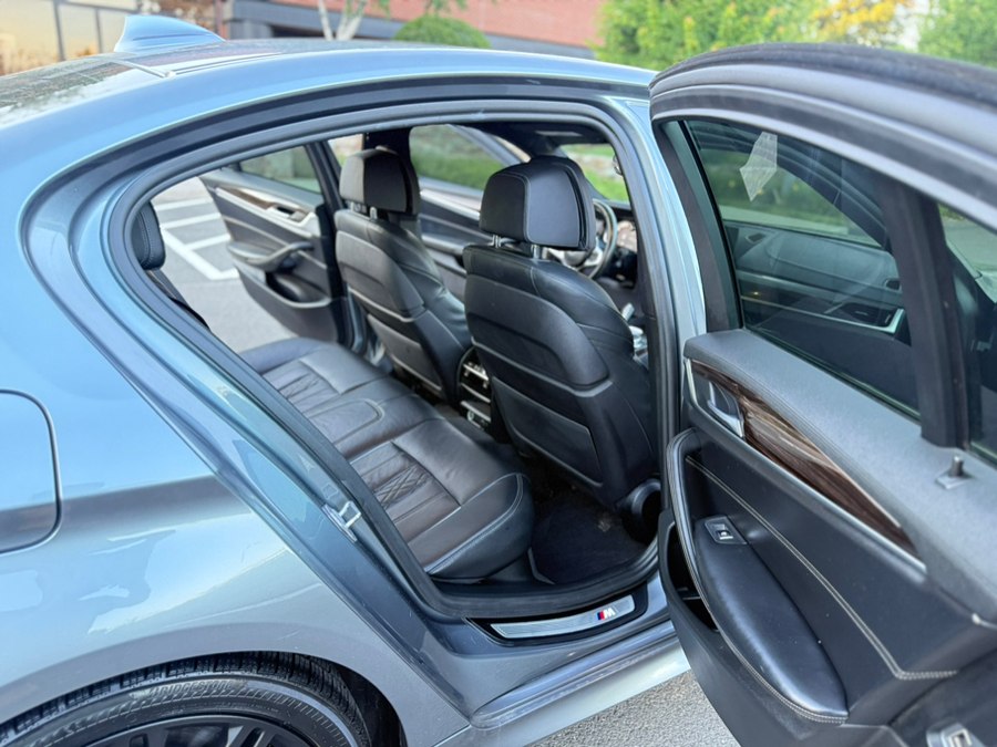 2017 BMW 5 Series 540i - Photo 19