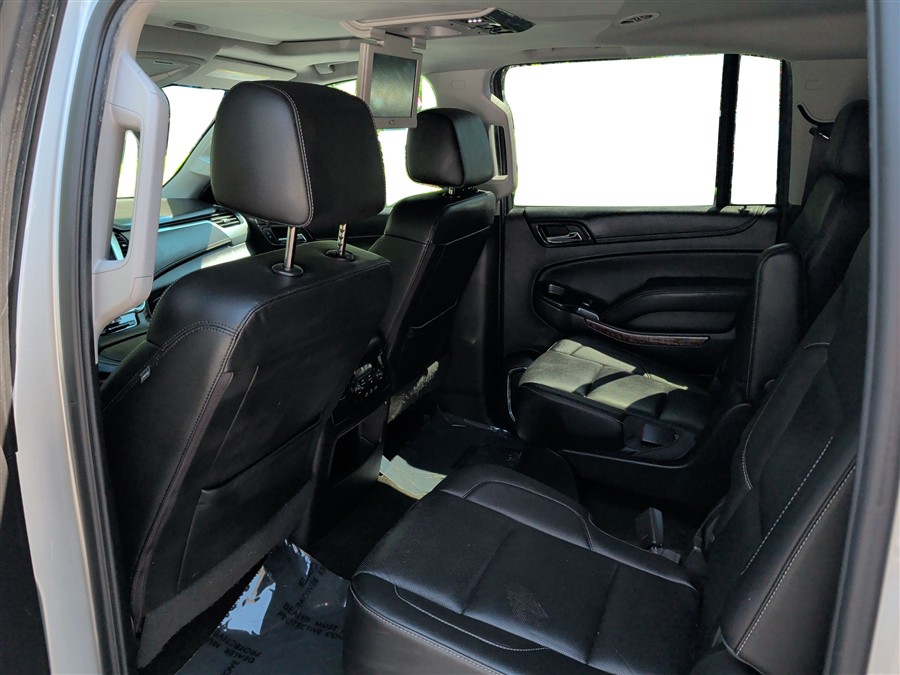 2017 Chevrolet Suburban Premier - Photo 23