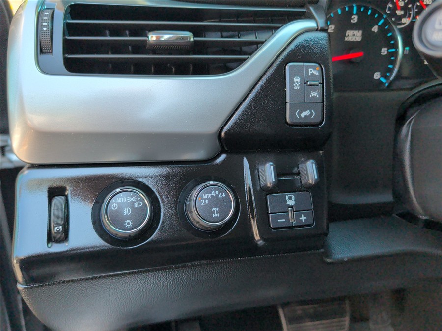 2017 Chevrolet Suburban Premier - Photo 26