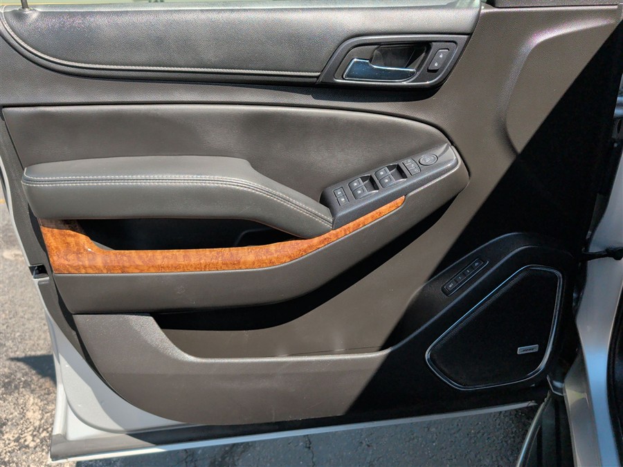 2017 Chevrolet Suburban Premier - Photo 28