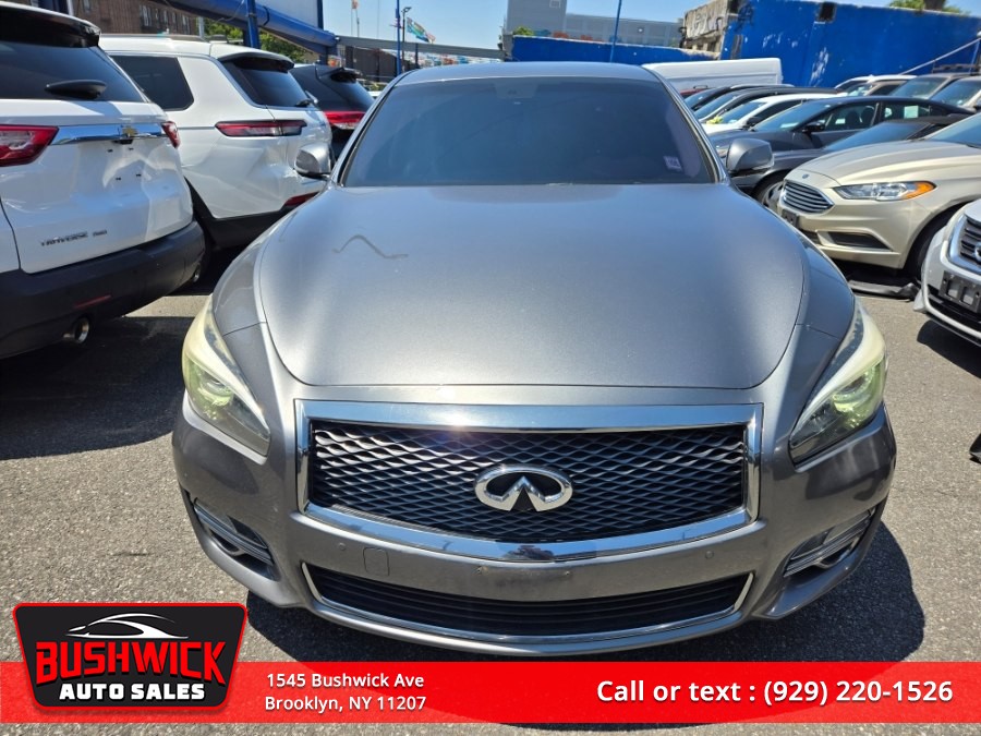 Infiniti Q70L