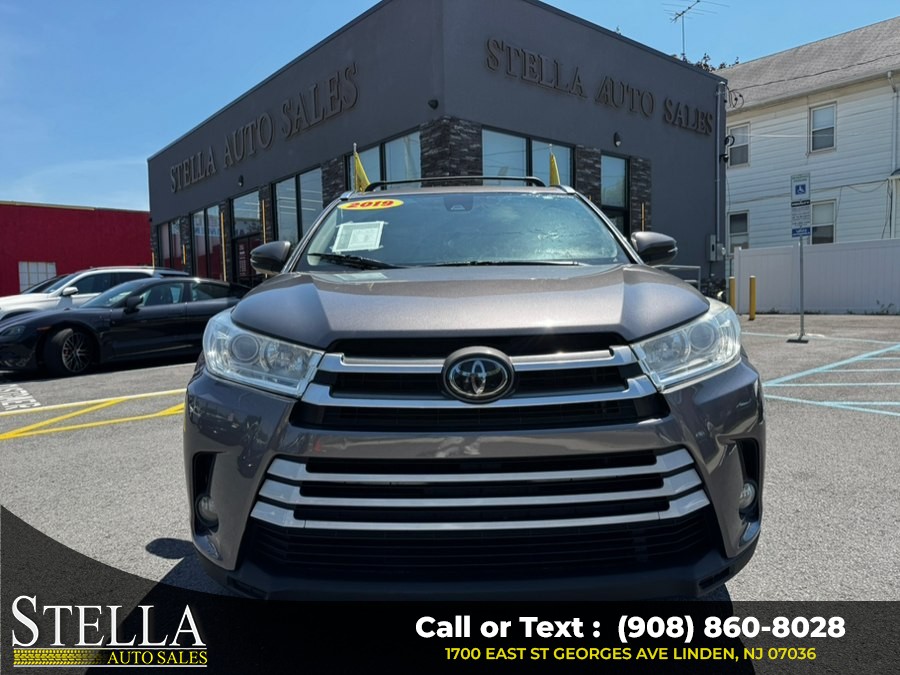 2019 Toyota Highlander XLE V6 AWD (Natl), available for sale in Linden, New Jersey | Stella Auto Sales. Linden, New Jersey